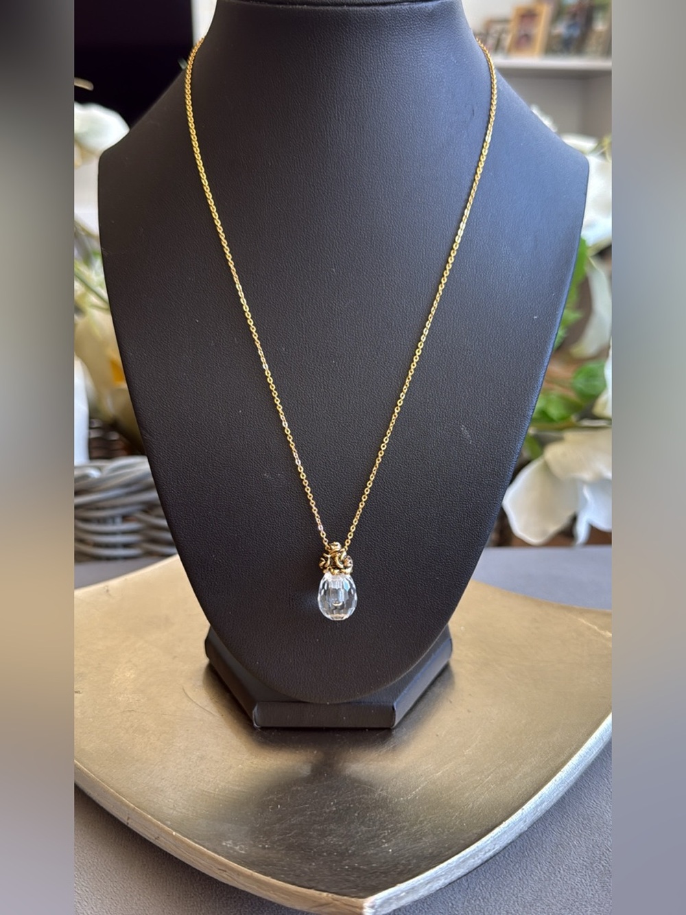 Avon Gold-Tone Necklace with Clear Crystal Drop Pendant Vase Roses
